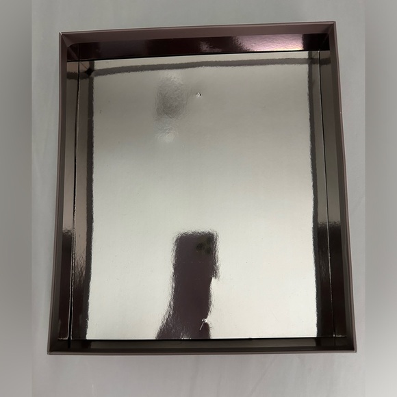 BCBG MaxAzria Medium Size Gift Box - Picture 4 of 9